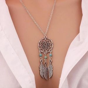 HOST PICK 💕 Dream catcher boho silver necklace